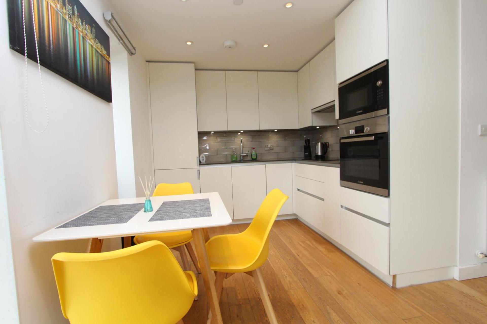 Spacious & Modern 1 Bedroom Close To Station In E16 Londres Exterior foto